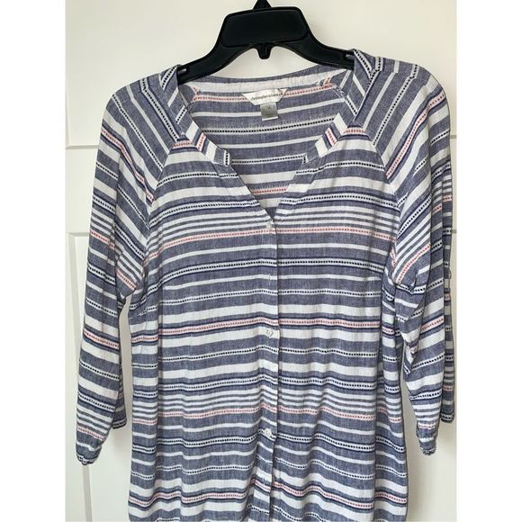 Christopher & Banks Button Down - Picture 1 of 4